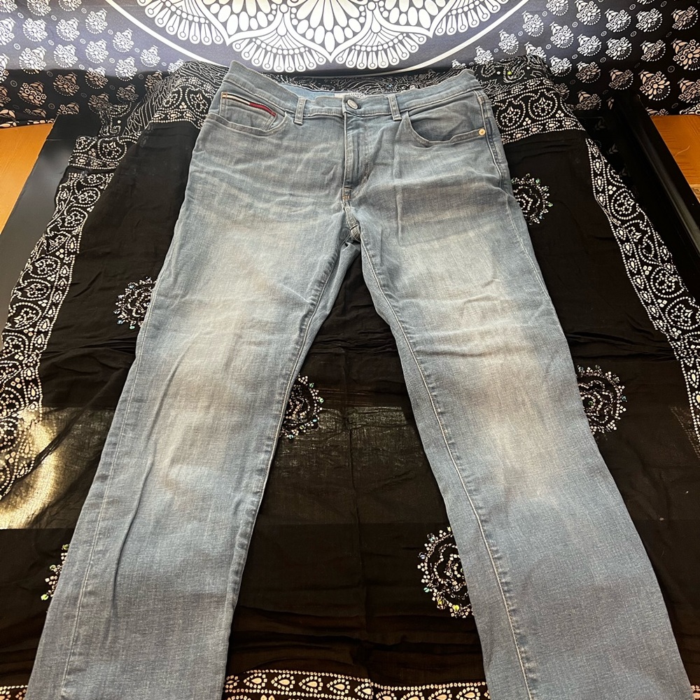 Tommy jeans straight cut stretch denim mid rise med wash blue jeans